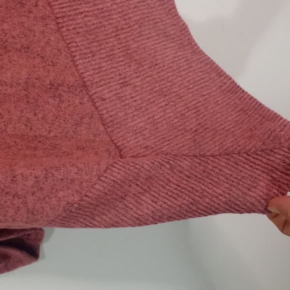 🍂 SJS. Crowl neck Sweater Knit with Button Sleeve & asymmetrical hem Size 2X - Picture 4 of 8